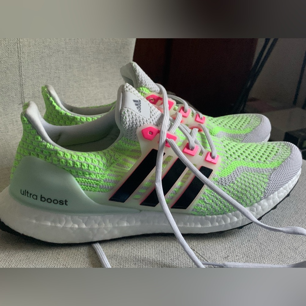 NEW - adidas Ultra Boost 5.0 DNA Dash Grey Signal Green (G58755)
